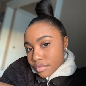 Meet your Posher, Adina